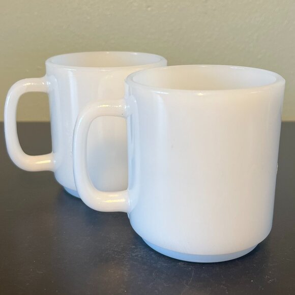 Set of 2 Vtg GLASBAKE White Milk Glass Mugs ~ Vegetable Garden Harvest  ~ 1960s - Picture 4 of 13